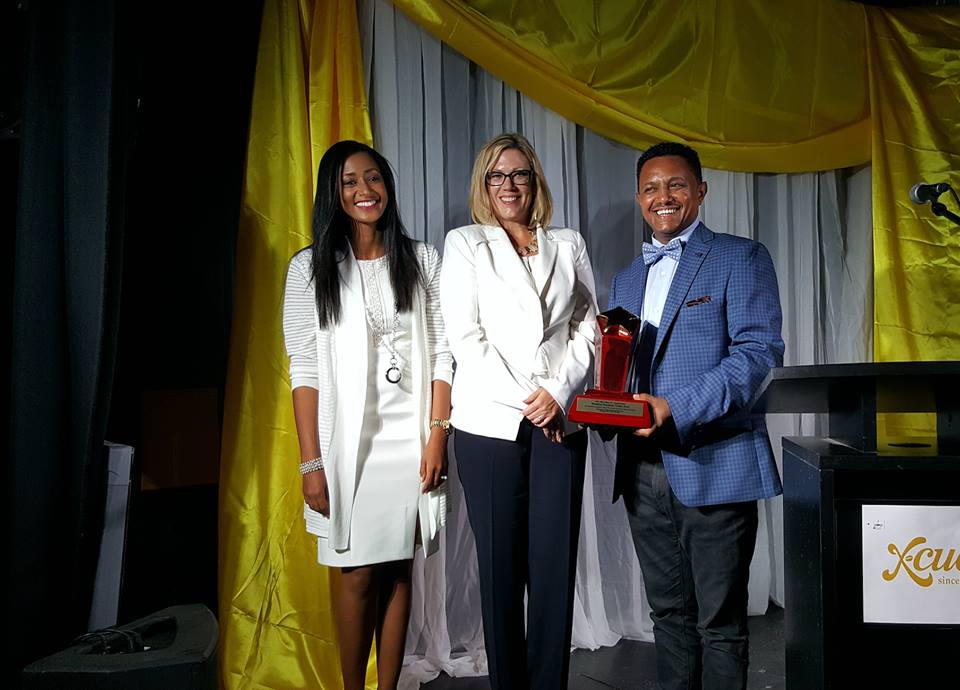 Ethiopia’s music star Teddy Afro received Award in Canada.